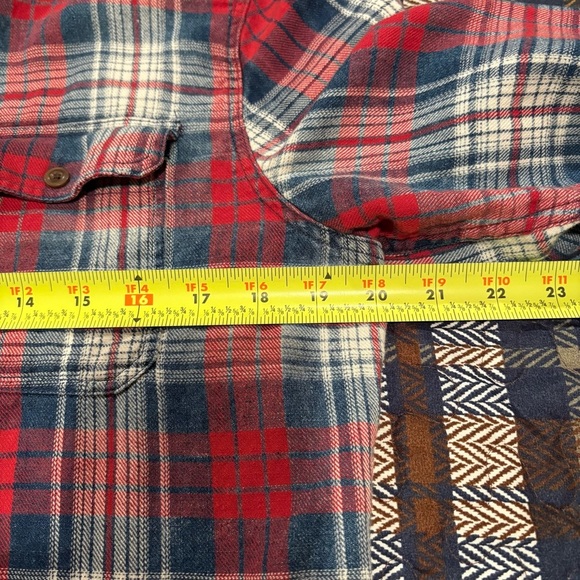 Lucky Brand mesa plaid flannel shirt. Classic fit pearl buttons Size M - Picture 8 of 14